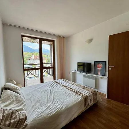 Yeti Complex Banszko